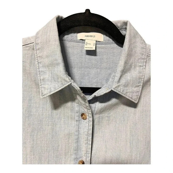 Forever 21 Chambray Button Denim Shirt Womens Dress Short Sleeve Size Medium - Picture 2 of 6